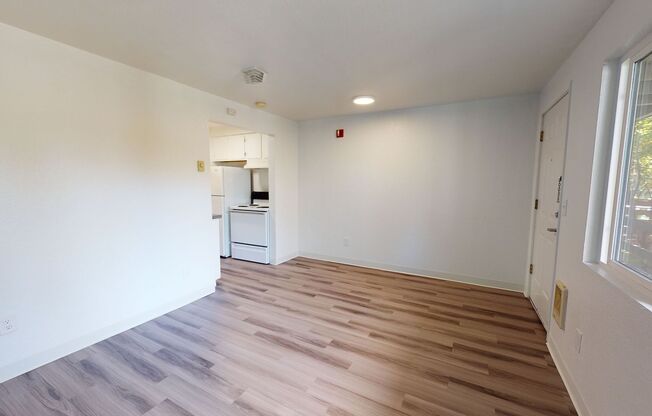 Studio, 1 bath, 395 sqft, $1,095, Unit B1-6