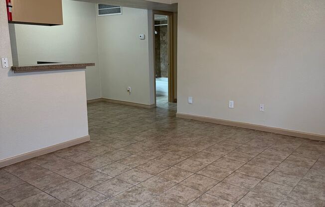 2 beds, 2 baths, 844 sqft, $1,155, Unit 211