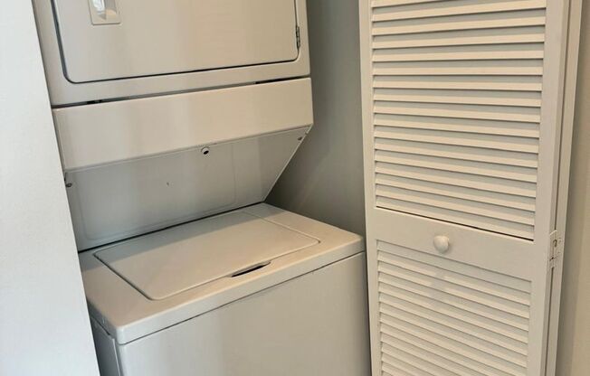 Studio, 1 bath, 737 sqft, $2,550, Unit Unit 302