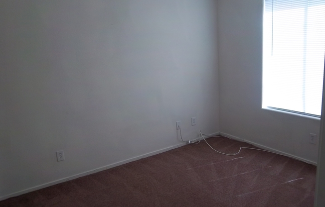 3 bedroom home with granite tops and tile floors $1500.00/month