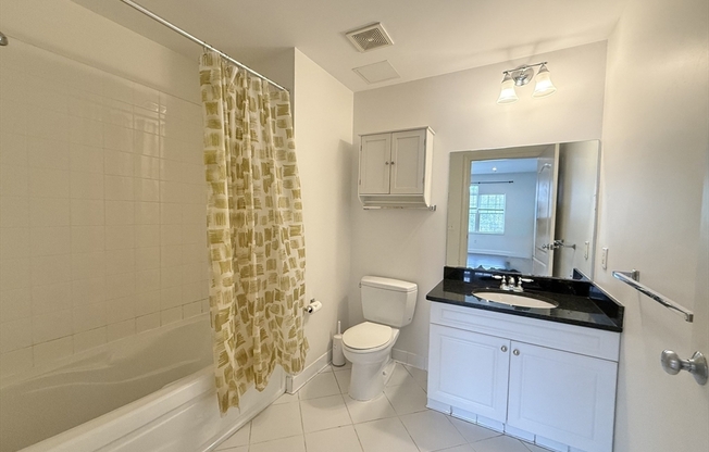 2 beds, 2 baths, 998 sqft, $2,650, Unit 131