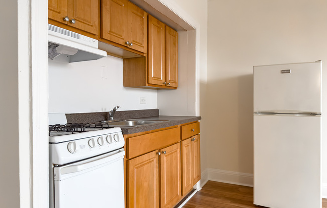 3335 Diversey