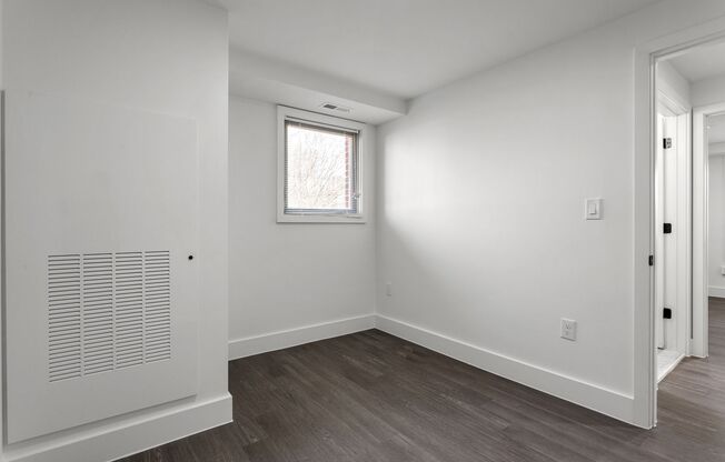 3 beds, 1 bath, 779 sqft, $2,545, Unit 5940-203