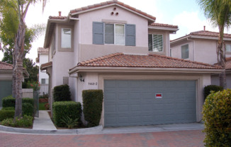 9468 COMPASS PT DR S