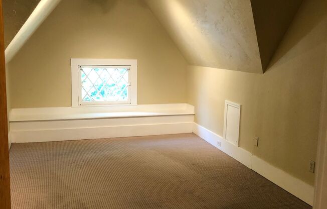 Office Suites in NW Nob Hill/Alphabet District!