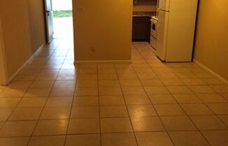 2 beds, 1 bath, 550 sqft, $1,100, Unit A