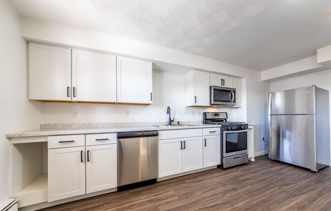 2 beds, 1 bath, $1,325, Unit Arlington