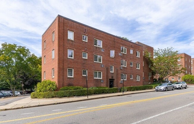 2 beds, 1 bath, 703 sqft, $2,600, Unit 1