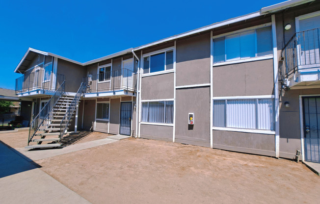 4730 E. Lamona Ave.