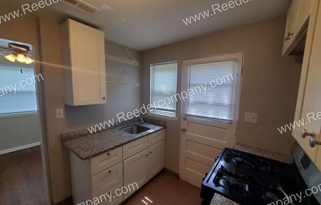 2 beds, 1 bath, $1,250