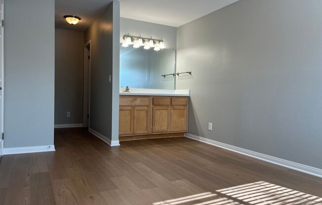 2 beds, 2 baths, 950 sqft, $2,845, Unit 1621L