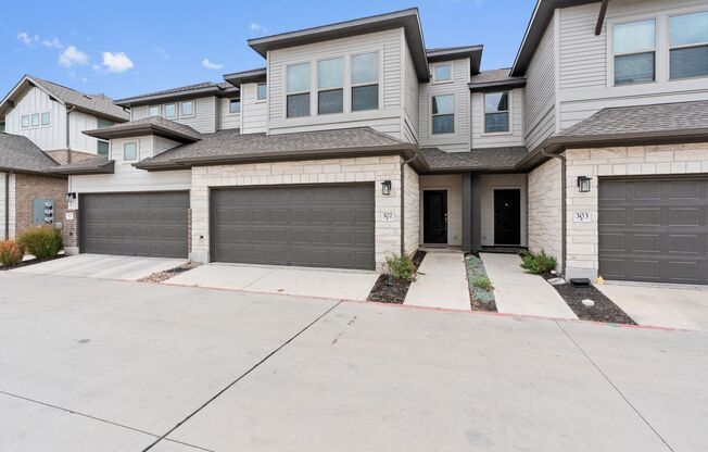 Spacious 3 Bedroom Townhome in Gated Community