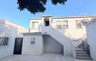 10514 1/2 S VERMONT AVE