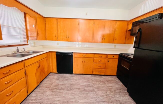 Single Family Home - 3 bedrooms and 1.5 bathrooms in Phelps Grove neighborhood. Ready for move-in on November 5th. Not available for prelease.