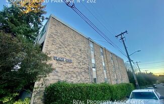 4300 Woodland Park Ave N