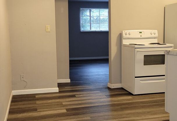 1 bed, 1 bath, 550 sqft, $650, Unit 2