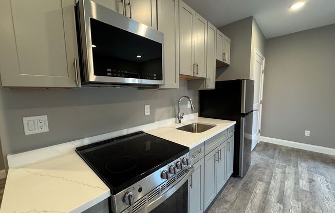 Studio, 1 bath, $1,900, Unit 303