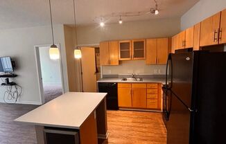2 beds, 2 baths, $1,660, Unit 408