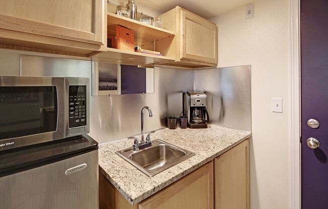 Studio, 1 bath, 152 sqft, $1,361, Unit E-8