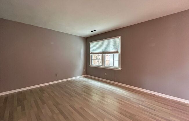 Welcome to this charming 3 bedroom "ASK ABOUT OUR ZERO DEPOSIT"