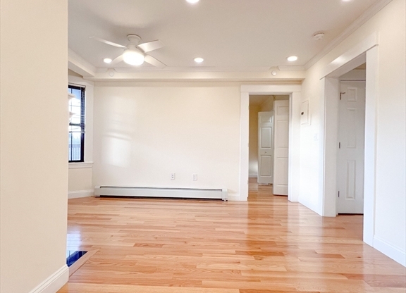 1 bed, 1.5 baths, 538 sqft, $2,320, Unit 21