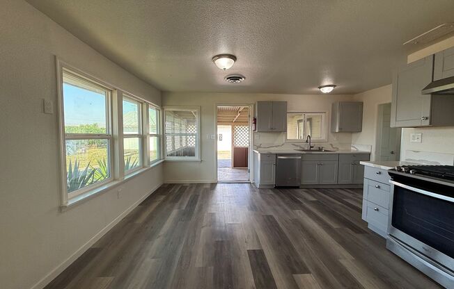 Updated Country Home with Shop!!