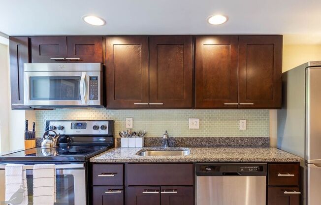 520 RANDOLPH ST NW