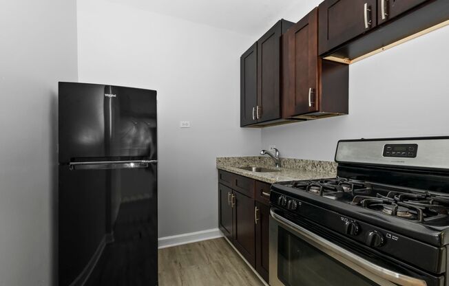 2 beds, 1 bath, 875 sqft, $2,400, Unit GARDEN
