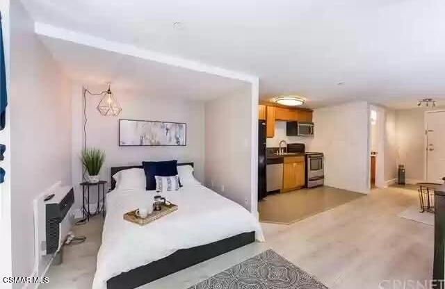 Studio, 1 bath, 352 sqft, $2,500, Unit 109