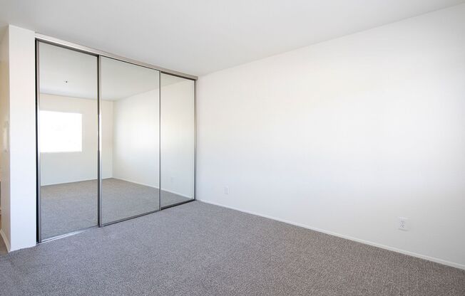 2 beds, 2 baths, $2,295, Unit 5650-03