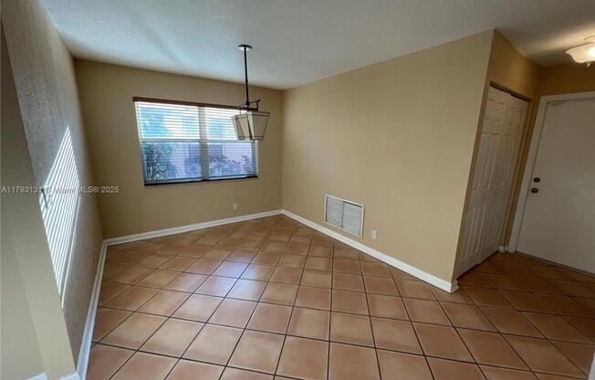 17768 SW 28 CT