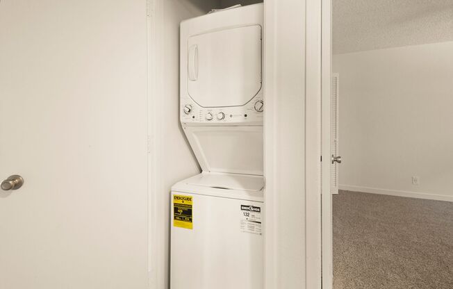 2 beds, 1 bath, 907 sqft, $1,545, Unit 068
