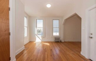 898 4 AVE