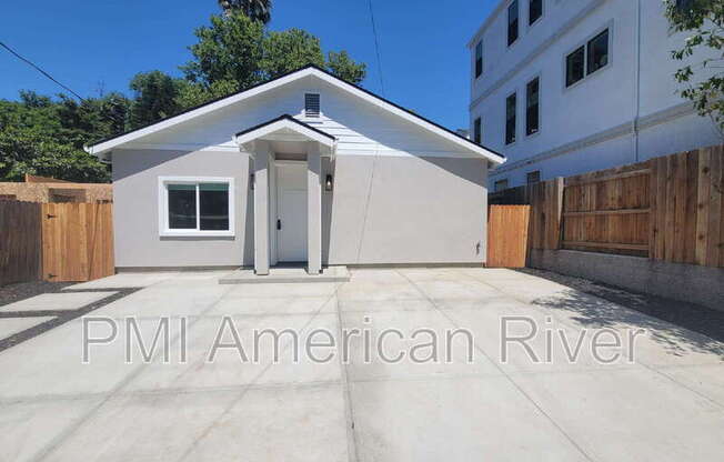 1221 UPTOWN ALY