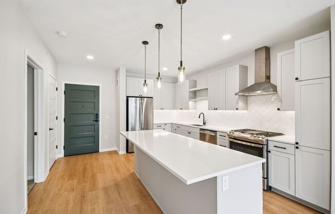 1 bed, 1 bath, 1,031 sqft, $3,045, Unit 310