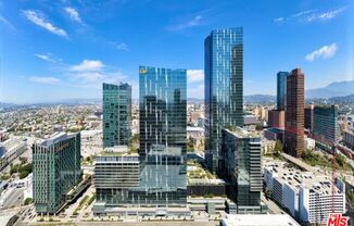 3 beds, 2.5 baths, 1,626 sqft, $5,700, Unit 2910