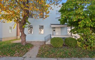 Gigantic 2-story Single Family Home in South City with 4 Bedrooms and a Bonus Room!