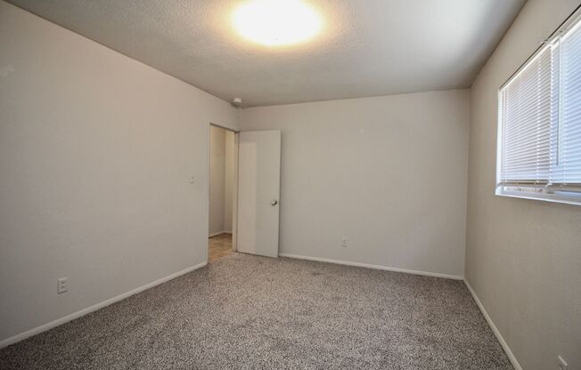 2 beds, 1 bath, $650, Unit Unit - A