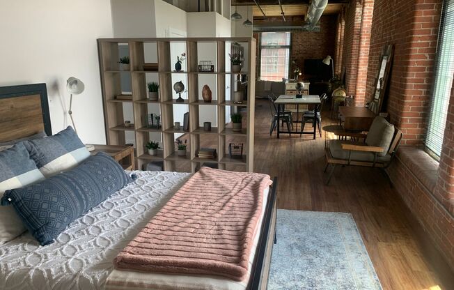 Studio, 1 bath, 1,068 sqft, $2,108, Unit 401