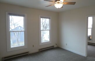 1 bed, 1 bath, $590, Unit Apt. 4