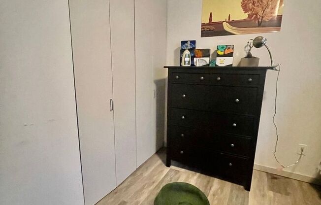 2 beds, 1 bath, $1,350, Unit 318