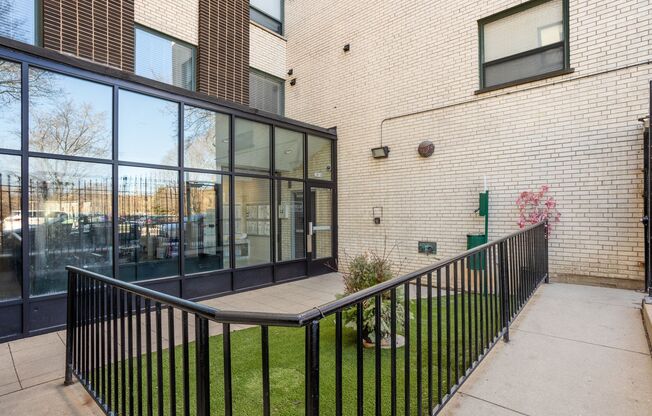 2 beds, 2 baths, 662 sqft, $2,150, Unit 406