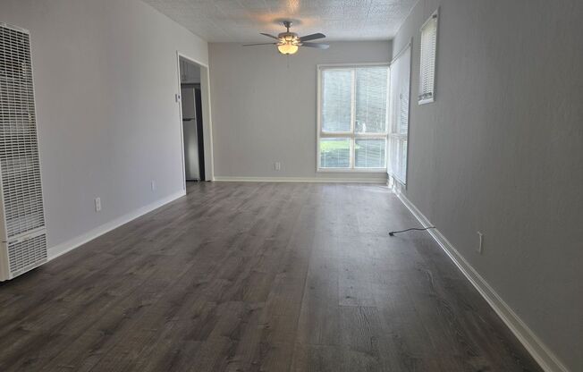 Beautifully Remodeled 2nd Floor Unit near downtown Martinez...