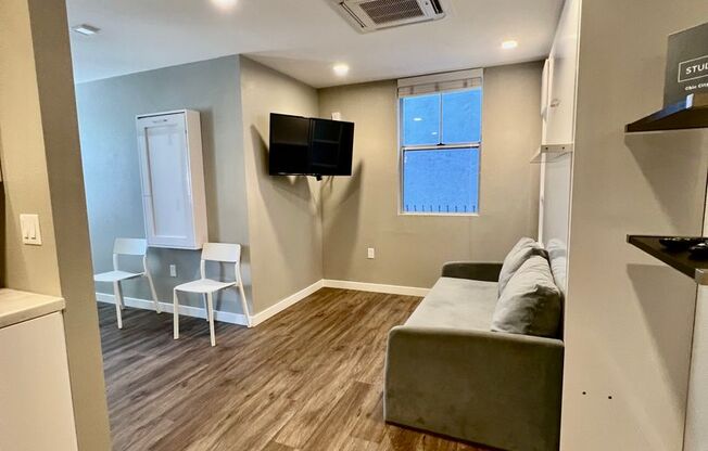 Studio, 1 bath, 325 sqft, $1,775, Unit 435-201