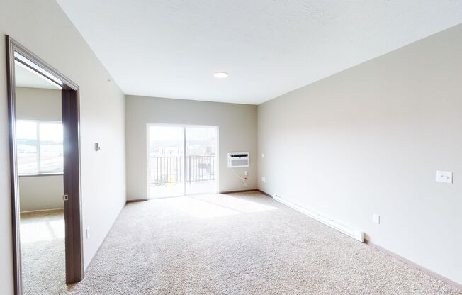 3 beds, 1 bath, 1,003 sqft, $1,255, Unit 321-2210