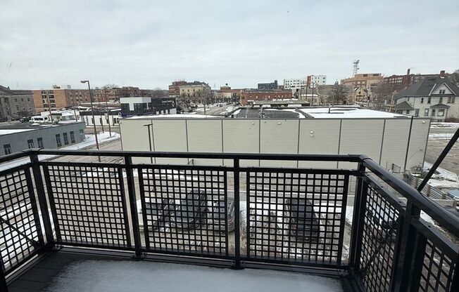 1 bed, 1 bath, 760 sqft, $1,300, Unit 207