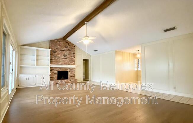223 WOODCREST DR