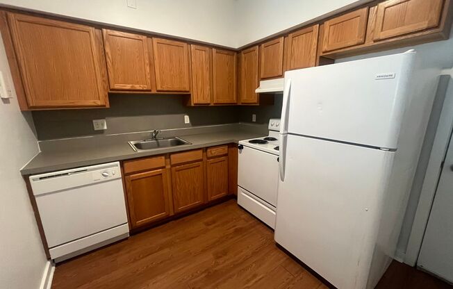 2 beds, 1 bath, 1,000 sqft, $1,255, Unit Unit 2