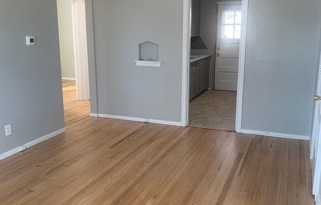 2 BEDROOM, 1 BATHROOM APARTMENT NEAR ALTA VISTA ELEMENTARY