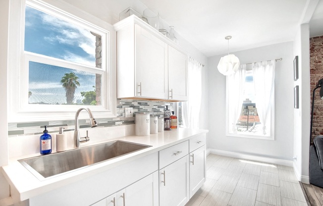 Welcome to 250 S. Kenmore Ave
